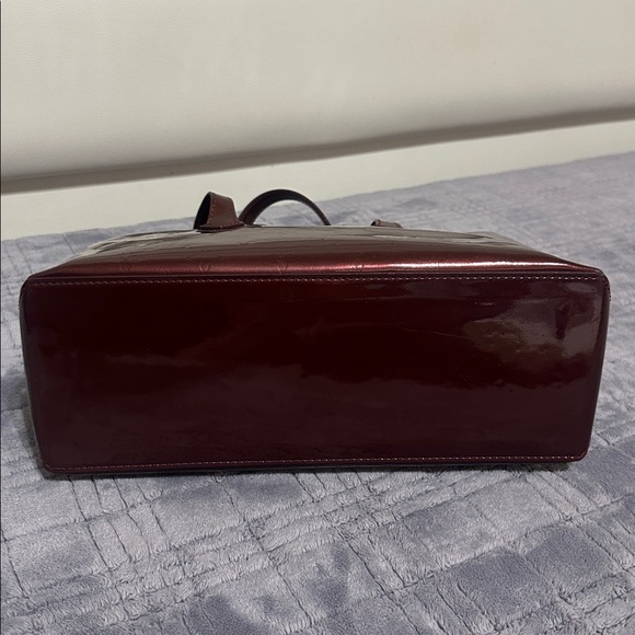 Louis Vuitton Wilshire Amarante Vernis - Picture 7 of 16